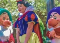 Snow White and the Seven Dwarfs Appear at the Disneyland Resort