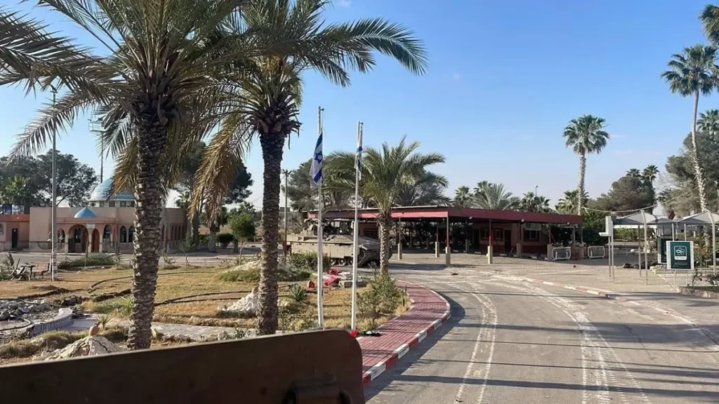Israeli Forces IDF in control of the Gazan side of Rafah Border Crossing!